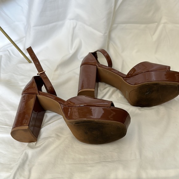 Chunky Sandal Heel - Picture 3 of 4